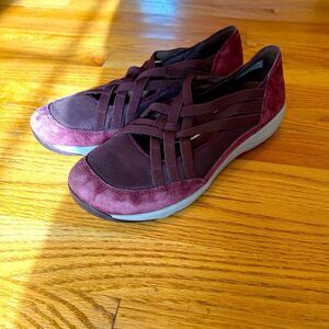 Dansko womens Hilde Suede Slip On Walking Shoes Size EUR 38